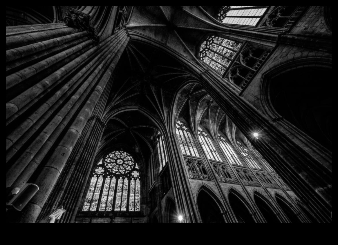 פאר גותי: הוד מלכותו של אמנות ימי הביניים