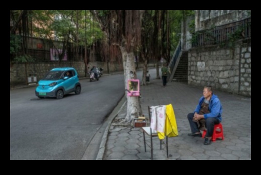 Urban Electrics מכוניות חשמליות שקטות ויעילות משתלטות על רחובות העיר 4 Urban Electrics: השתלטות על נופי עיר עם מכוניות חשמליות שקטות ויעילות