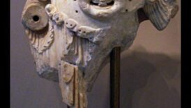 האגיס של אתנה: הסמליות של הגורגון באמנות היוונית