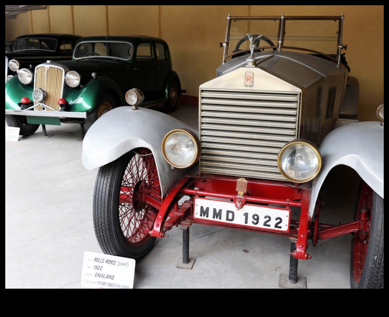 מורשת על גלגלים מאה של מותגי מכוניות קלאסיות 5 מורשת על גלגלים: המורשת העשירה של מותגי רכב קלאסיים