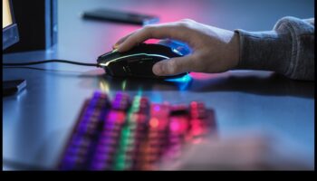 מחשוב צבעוני: אביזרים להוספת גוון לעולם הדיגיטלי שלך